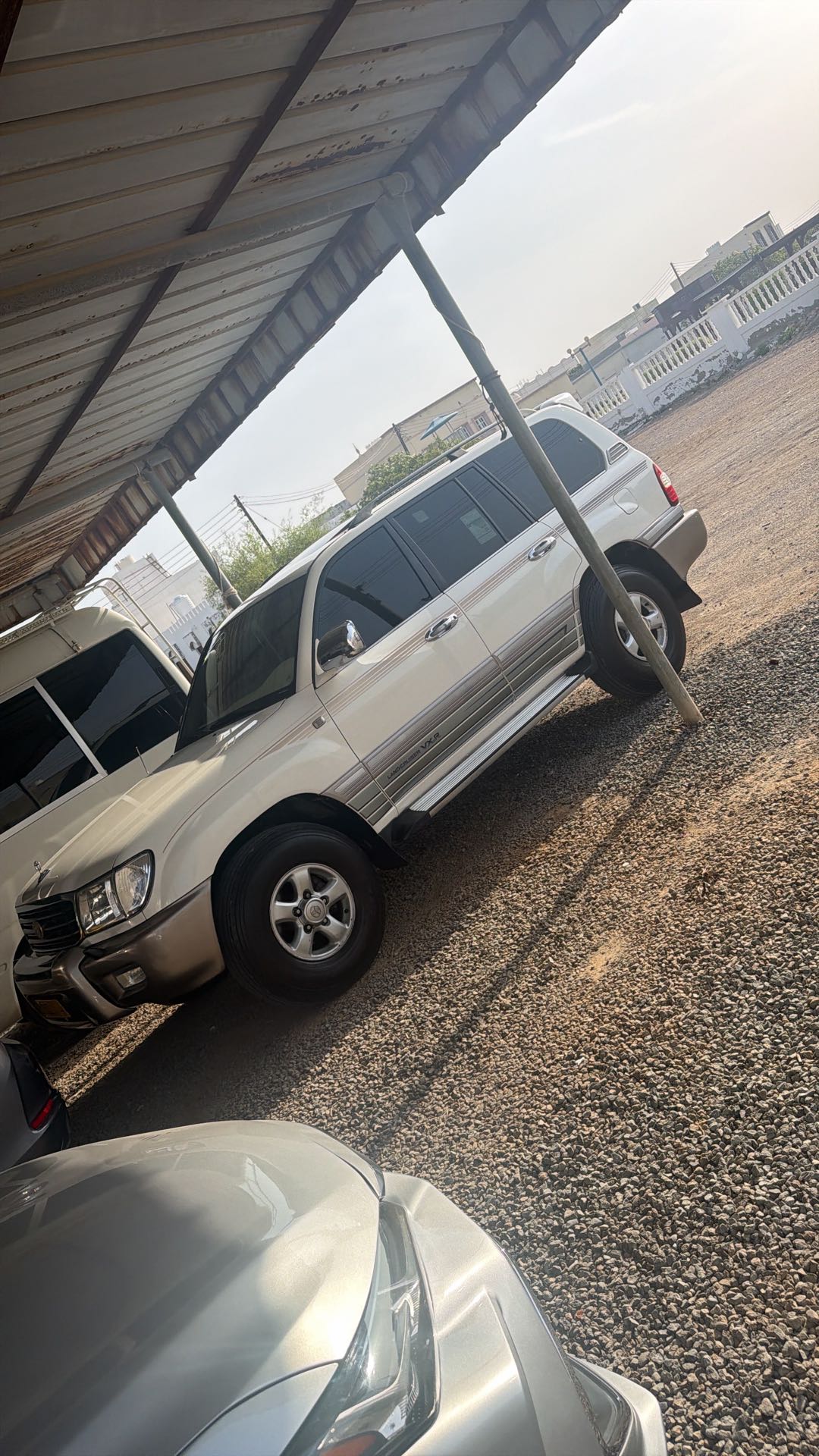 Car Image 1998 TOYOTA LAND CRUISER VX.R