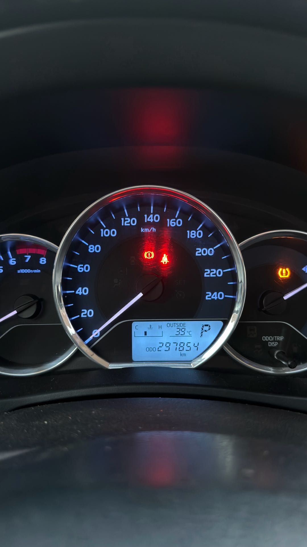 Car Image 2018 TOYOTA COROLLA XLI