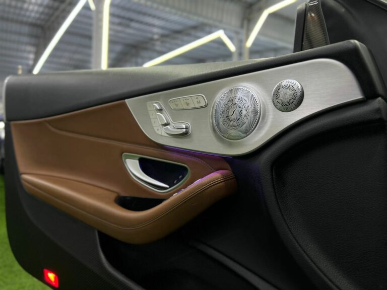 Car Image 2017 MERCEDES C Class 200