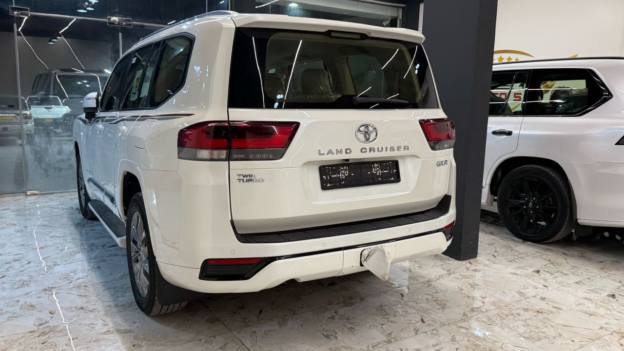 Car Image 2023 TOYOTA LAND CRUISER GX.R