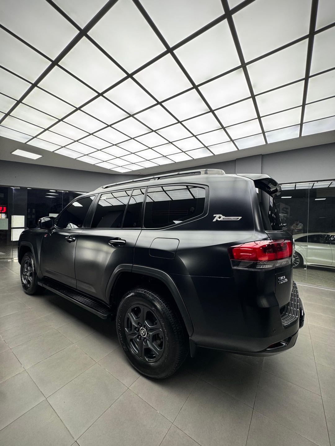 Car Image 2022 TOYOTA LAND CRUISER G.R