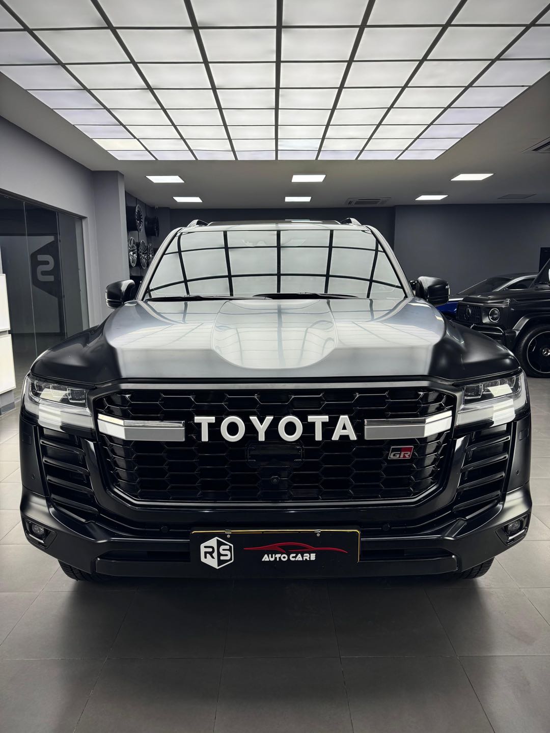 Car Image 2022 TOYOTA LAND CRUISER G.R