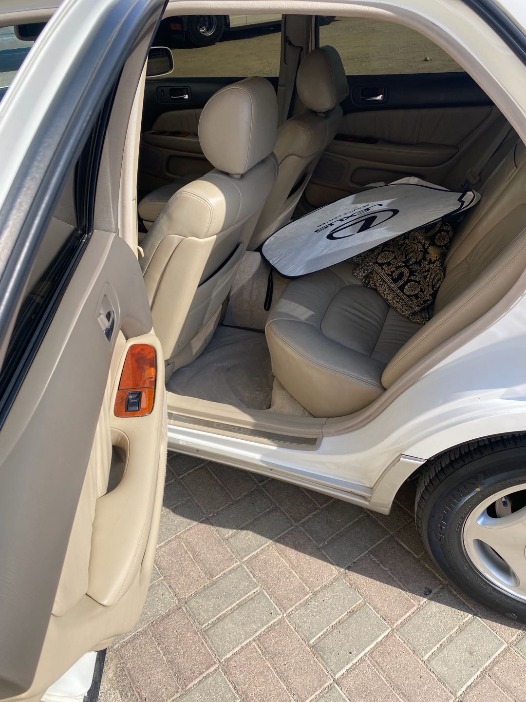 Car Image 1999 LEXUS LS 400
