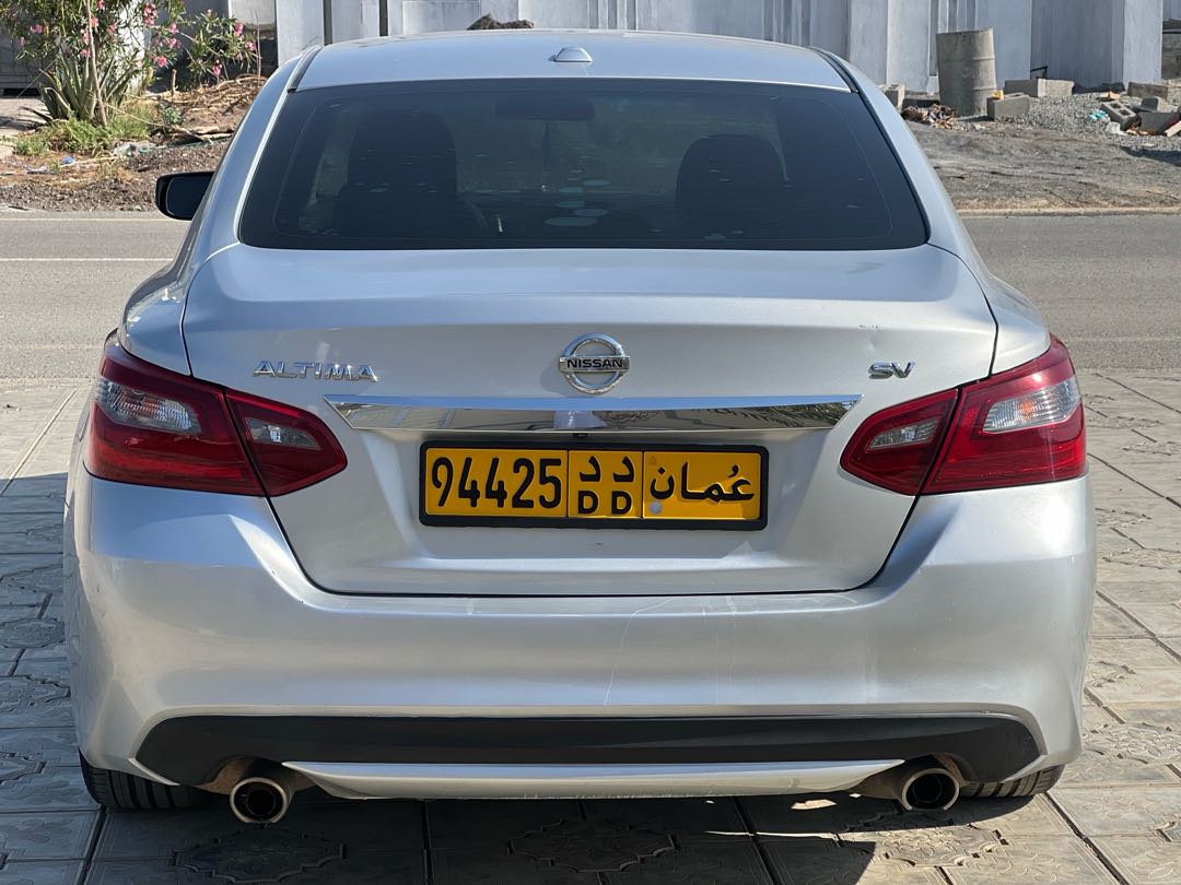 Car Image 2018 NISSAN ALTIMA SV