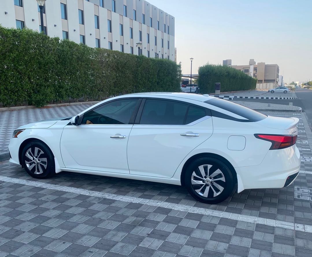 Car Image 2019 NISSAN ALTIMA S