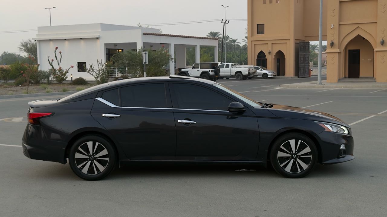 Car Image 2020 NISSAN ALTIMA SV