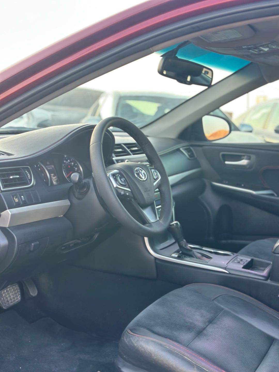 Car Image 2015 TOYOTA CAMRY XSE