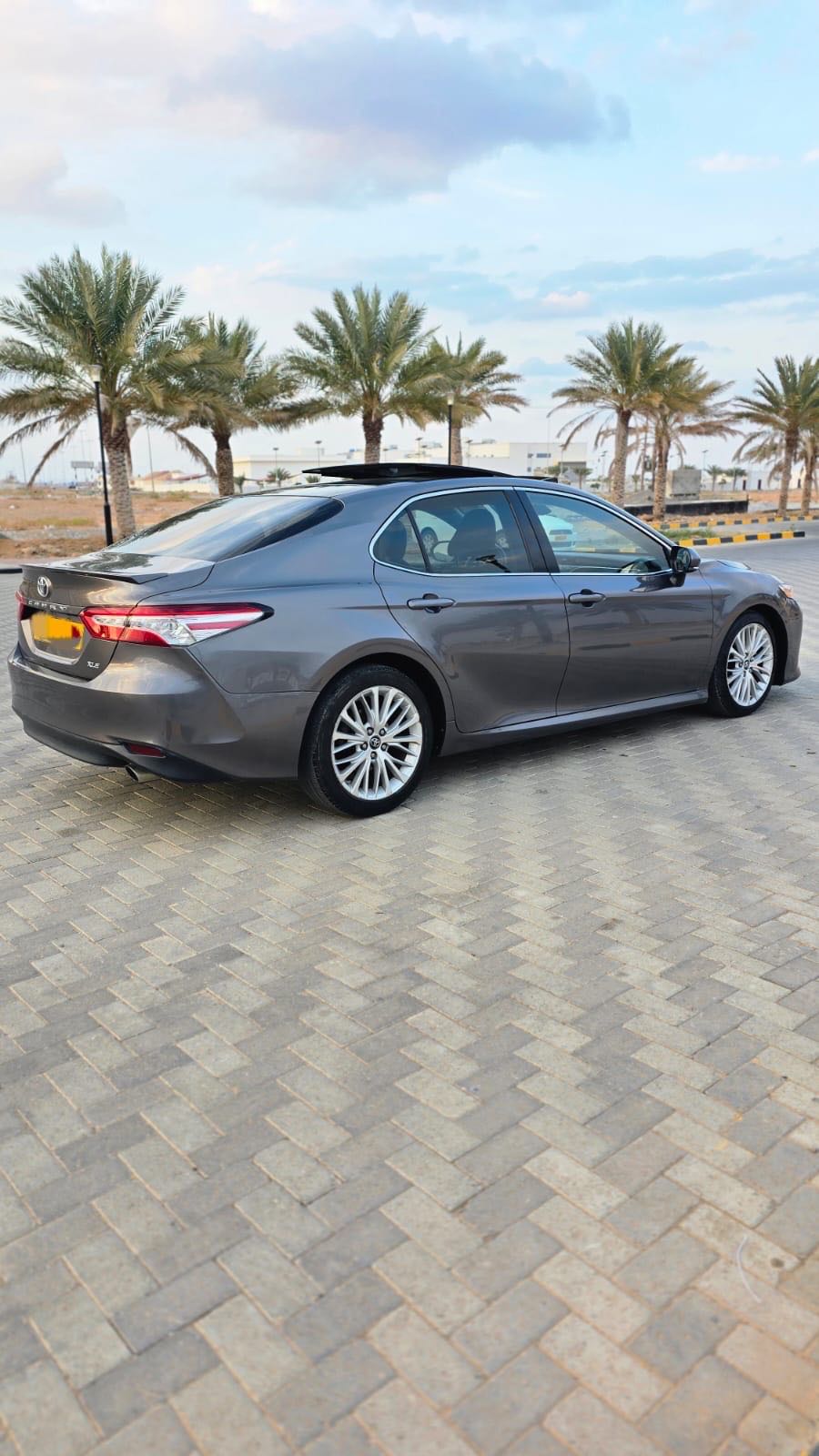 Car Image 2018 TOYOTA CAMRY XLE