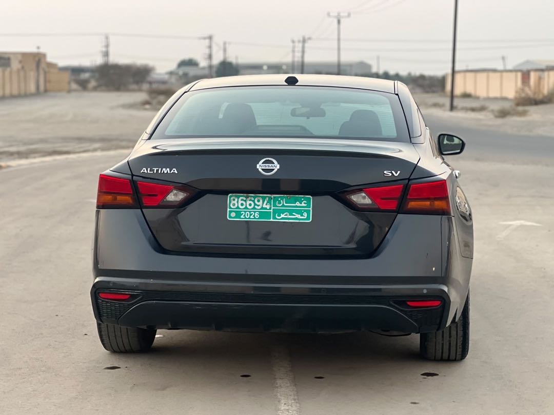 Car Image 2021 NISSAN ALTIMA SV