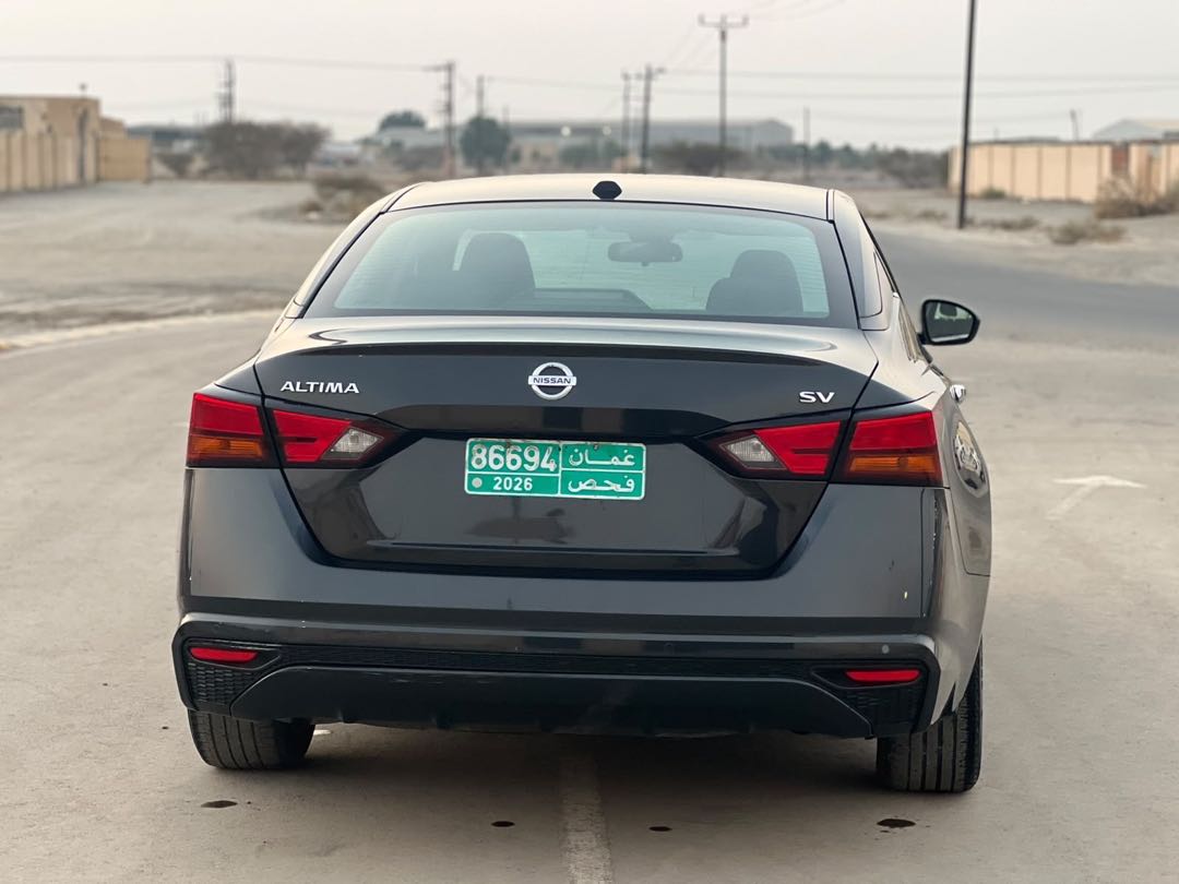 Car Image 2021 NISSAN ALTIMA SV