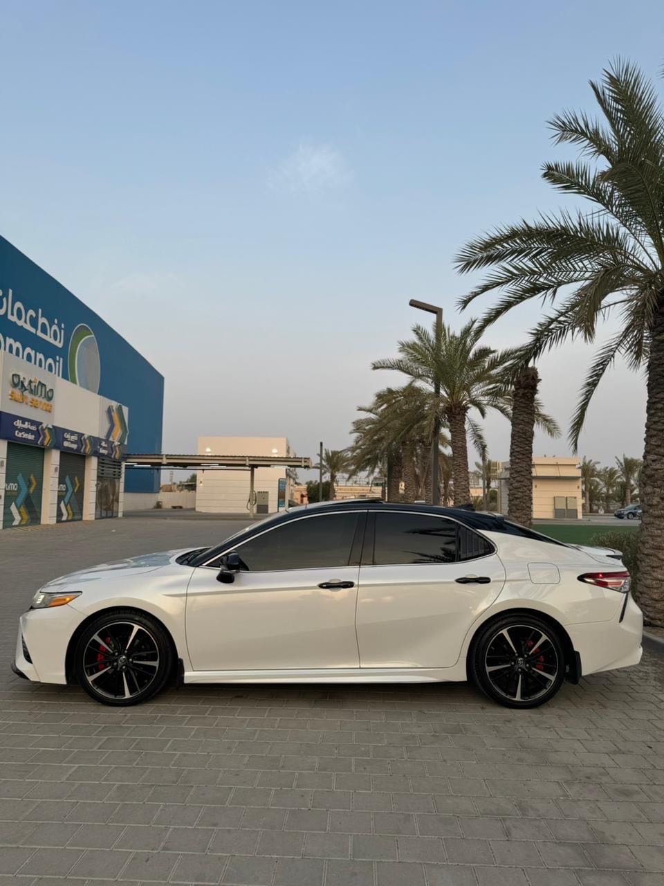 Car Image 2018 TOYOTA CAMRY XSE