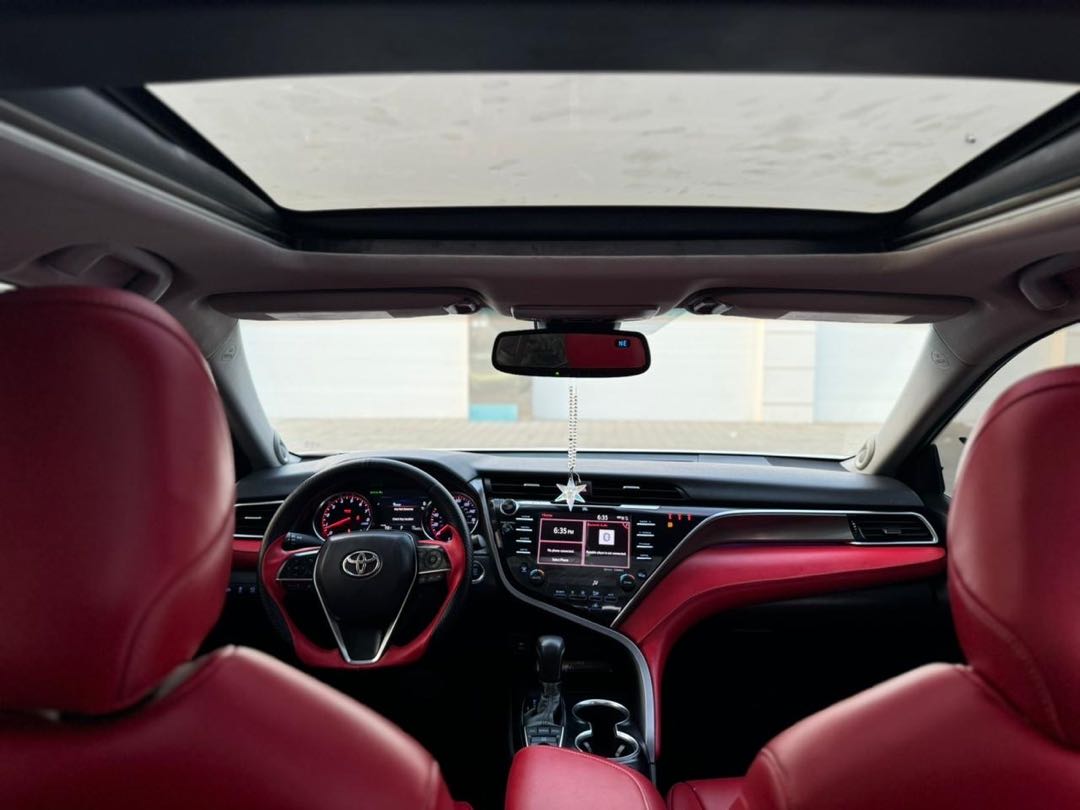Car Image 2018 TOYOTA CAMRY XSE