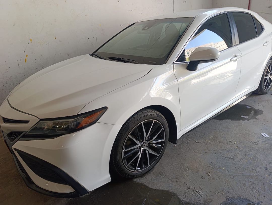 Car Image 2021 TOYOTA CAMRY SE