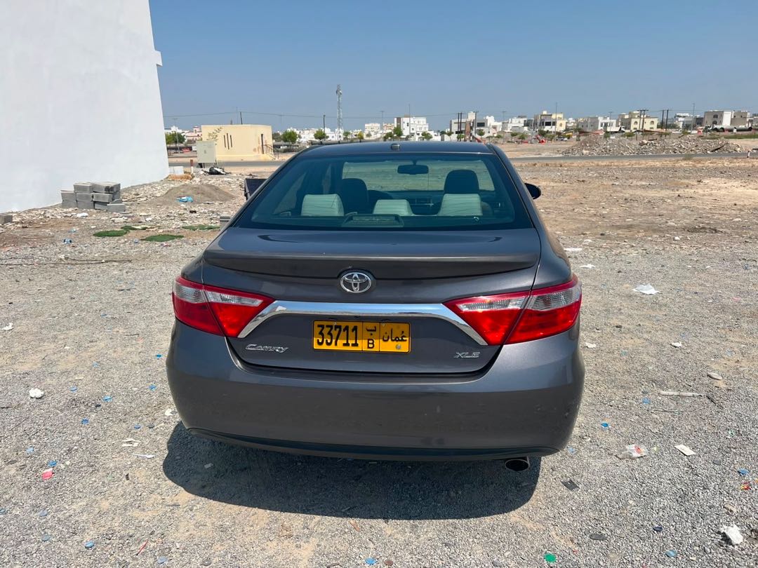 Car Image 2016 TOYOTA CAMRY XLE