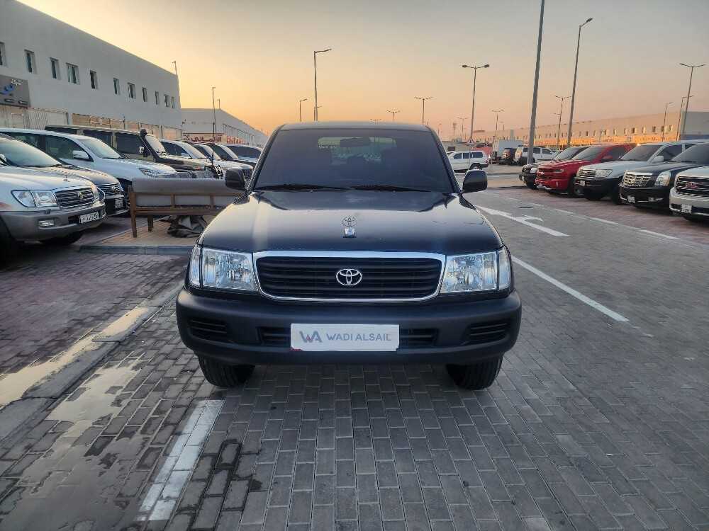 Car Image 1998 TOYOTA LAND CRUISER GX