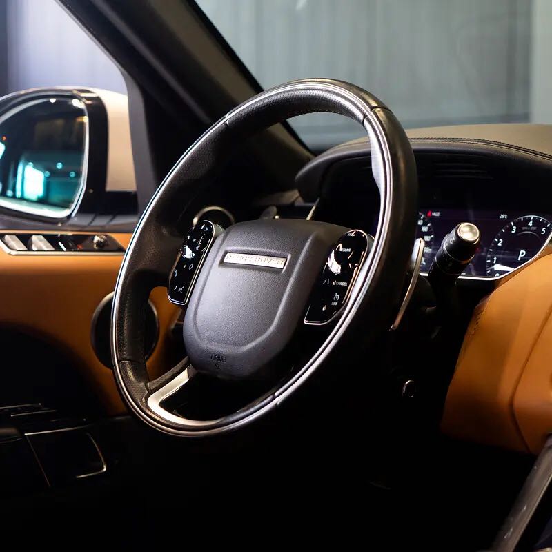 Car Image 2020 LAND ROVER SPORT 