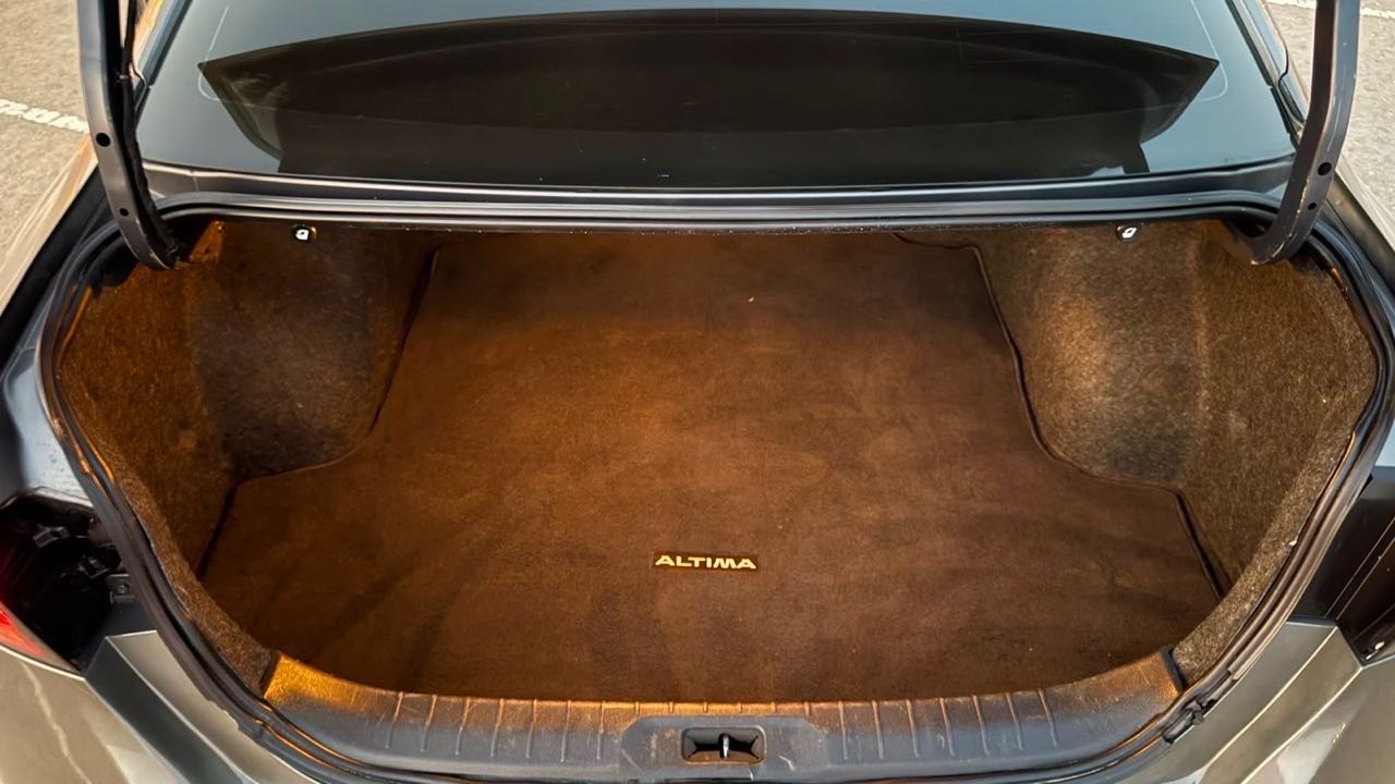 Car Image 2019 NISSAN ALTIMA S