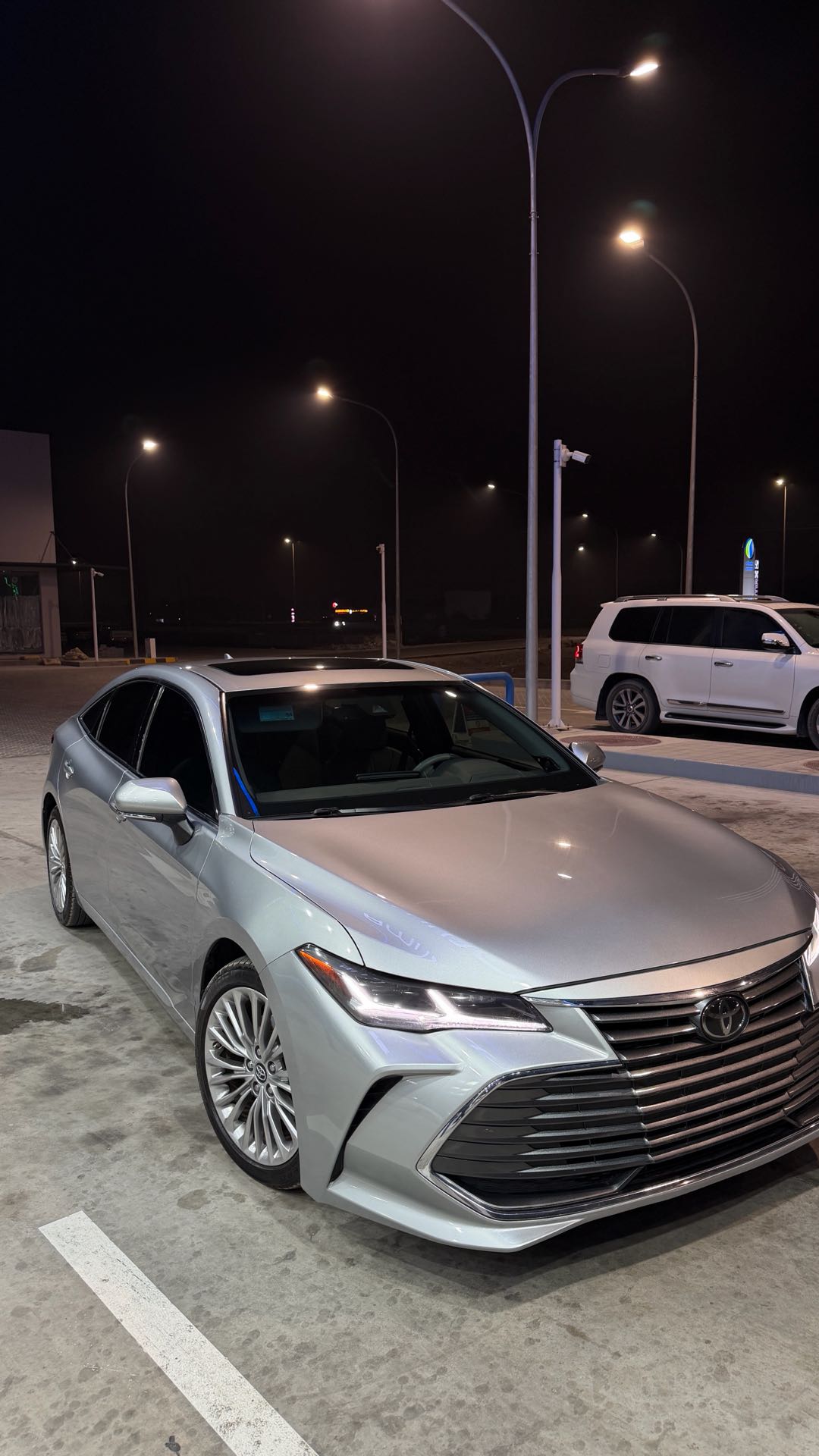 Car Image 2019 TOYOTA AVALON LIMITED