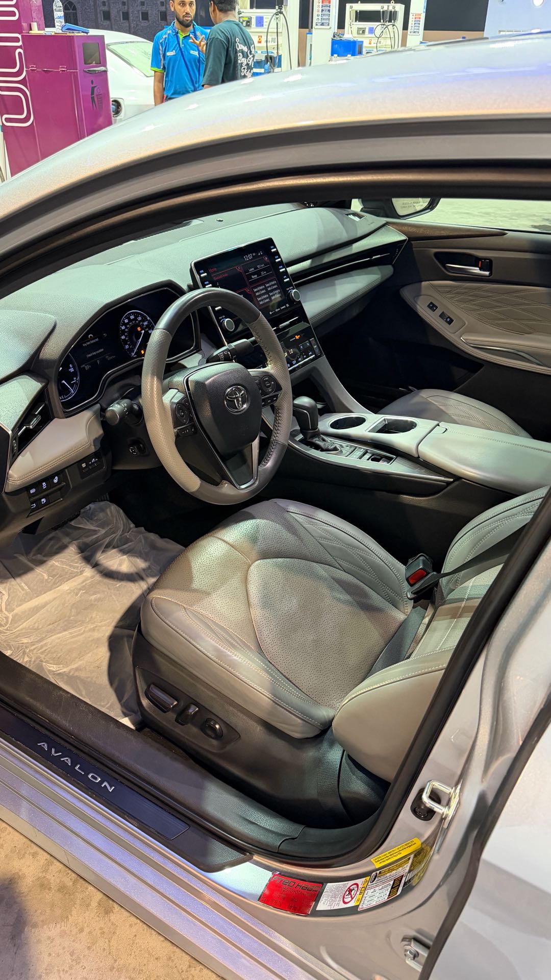 Car Image 2019 TOYOTA AVALON LIMITED