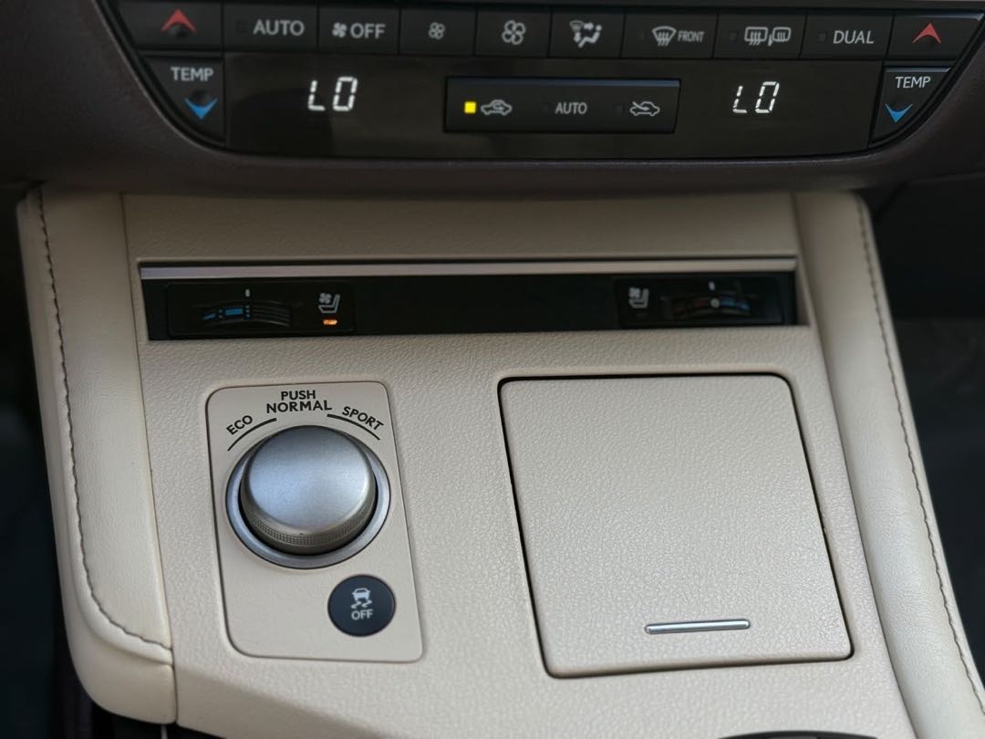 Car Image 2018 LEXUS ES 350