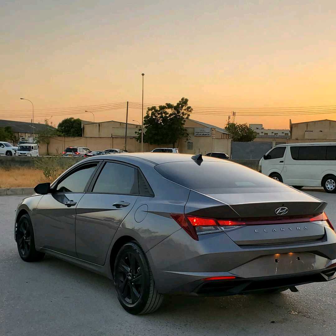 HYUNDAI ELANTRA 2023