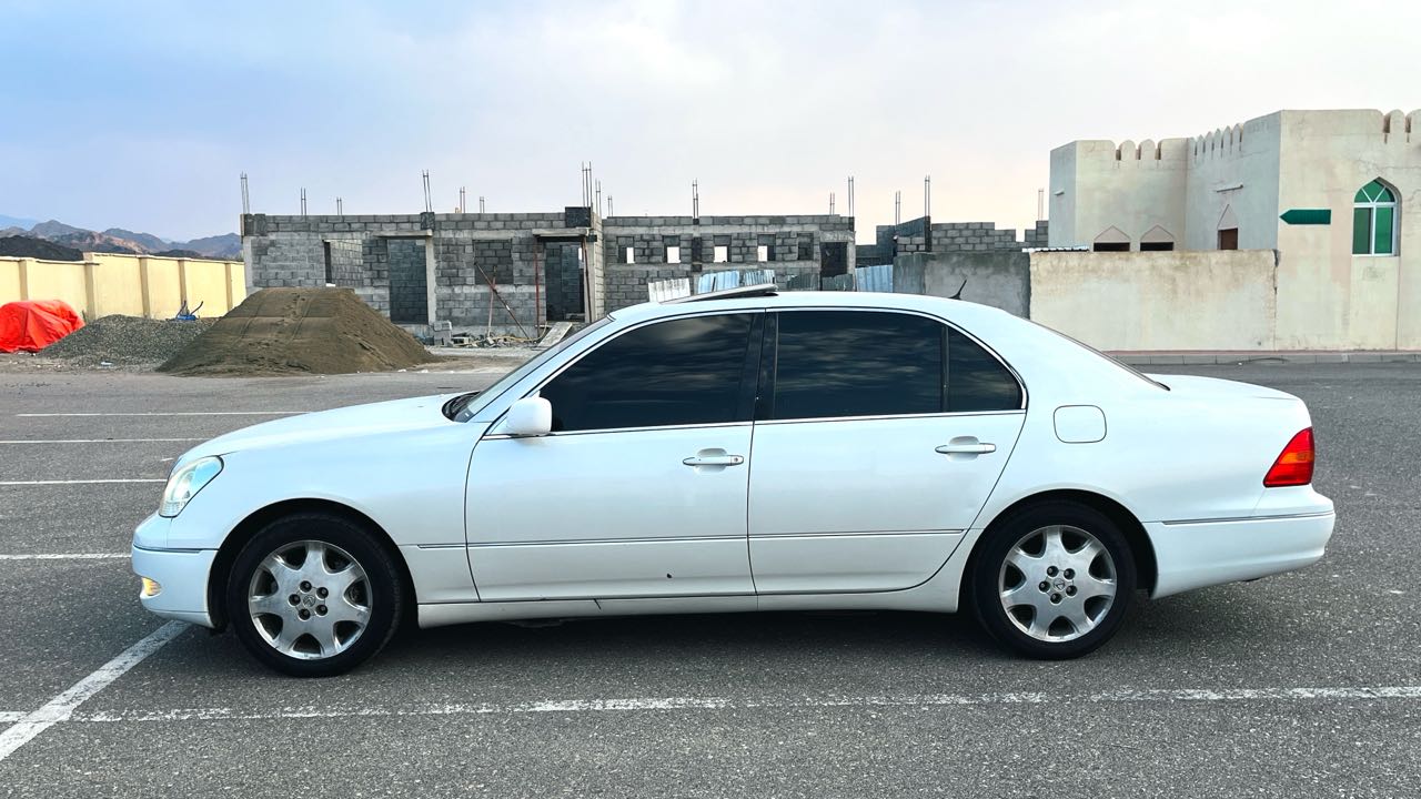 Car Image 2002 LEXUS LS 430