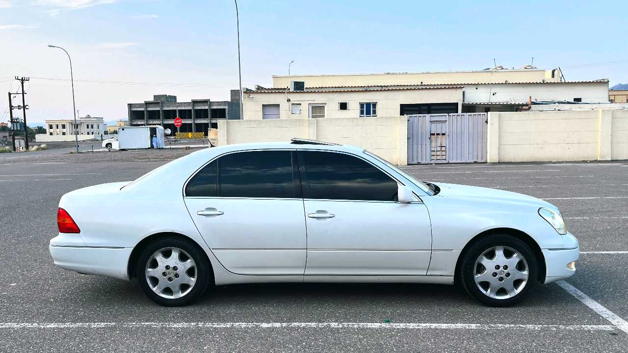 Car Image 2002 LEXUS LS 430
