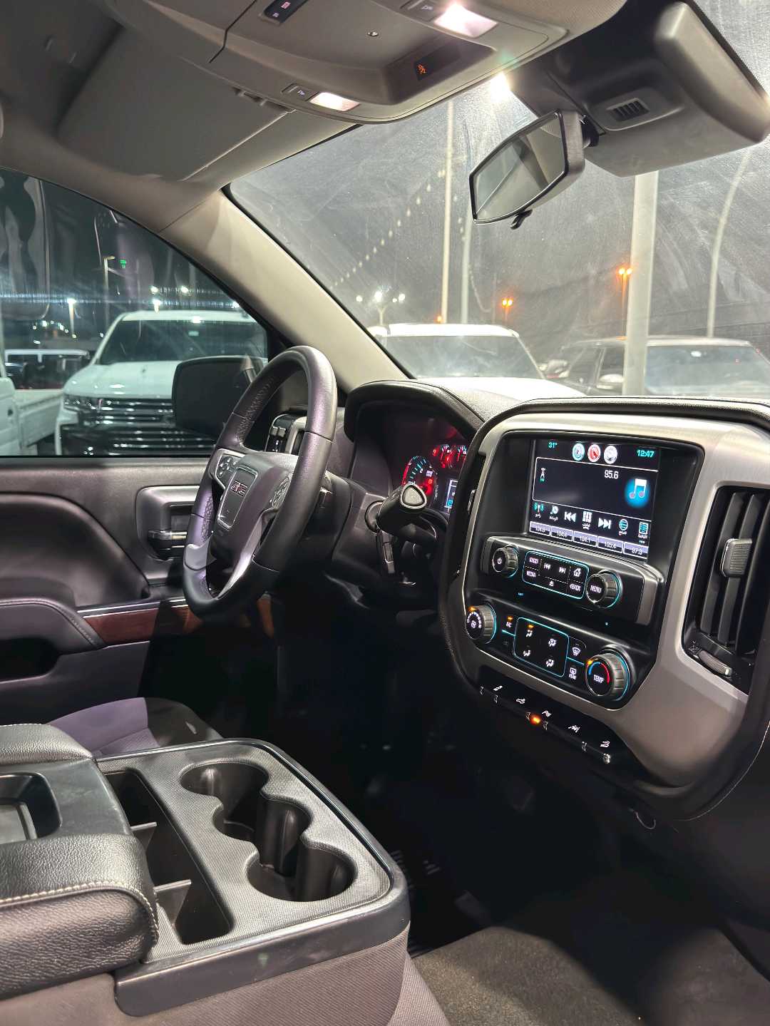 Car Image 2018 GMC SIERRA SLE