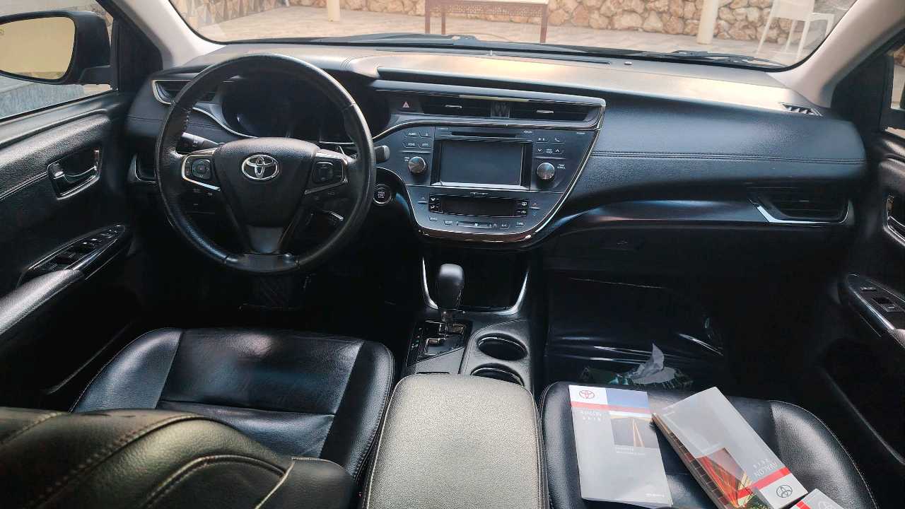 Car Image 2018 TOYOTA AVALON XLE