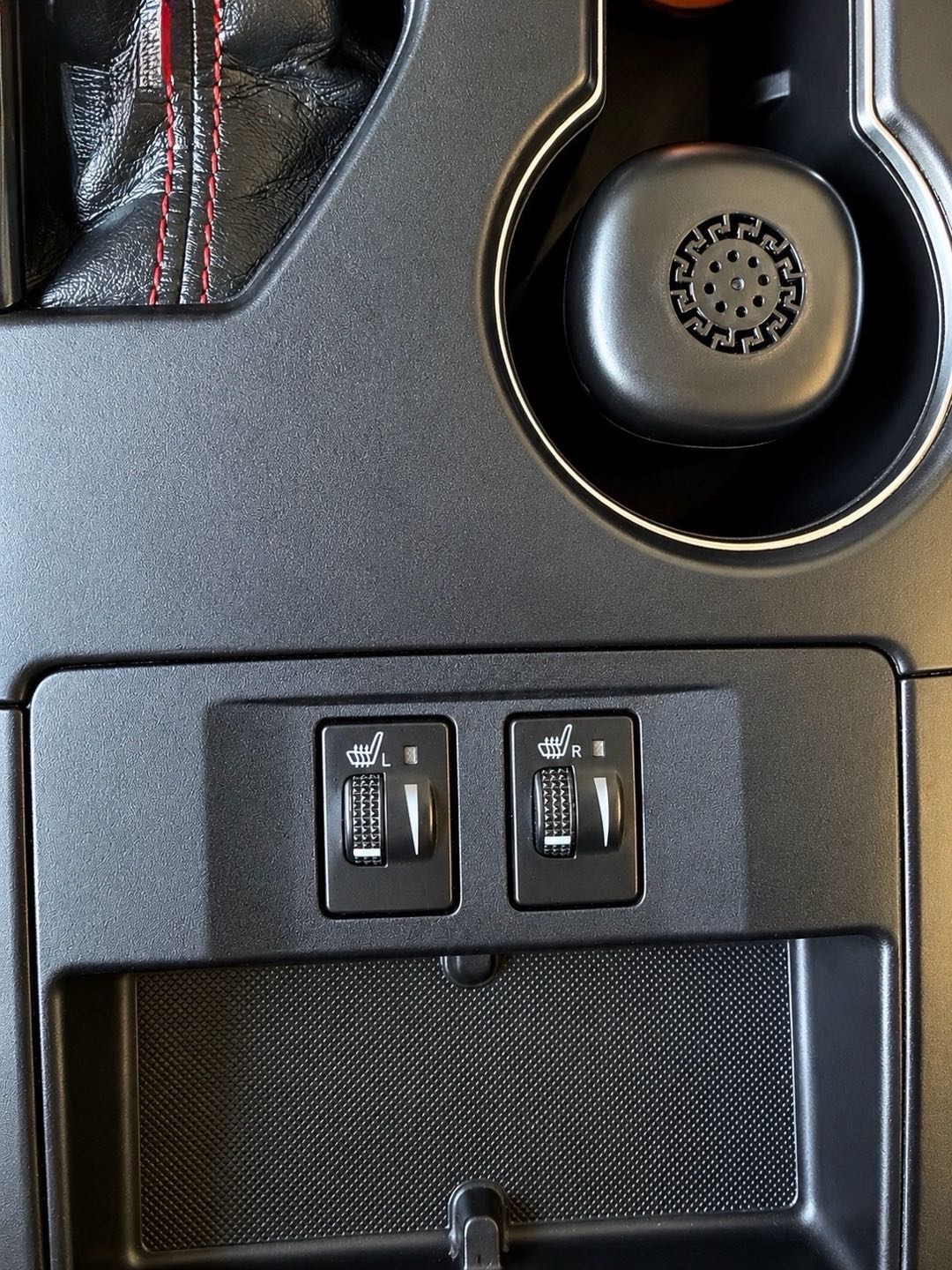 Car Image 2017 TOYOTA CAMRY XSE