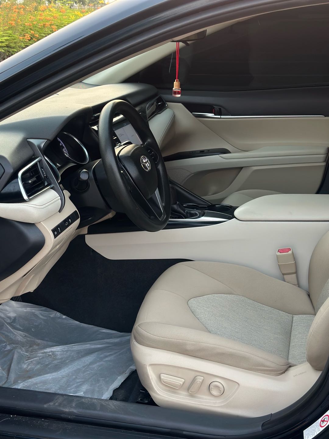 Car Image 2018 TOYOTA CAMRY LE