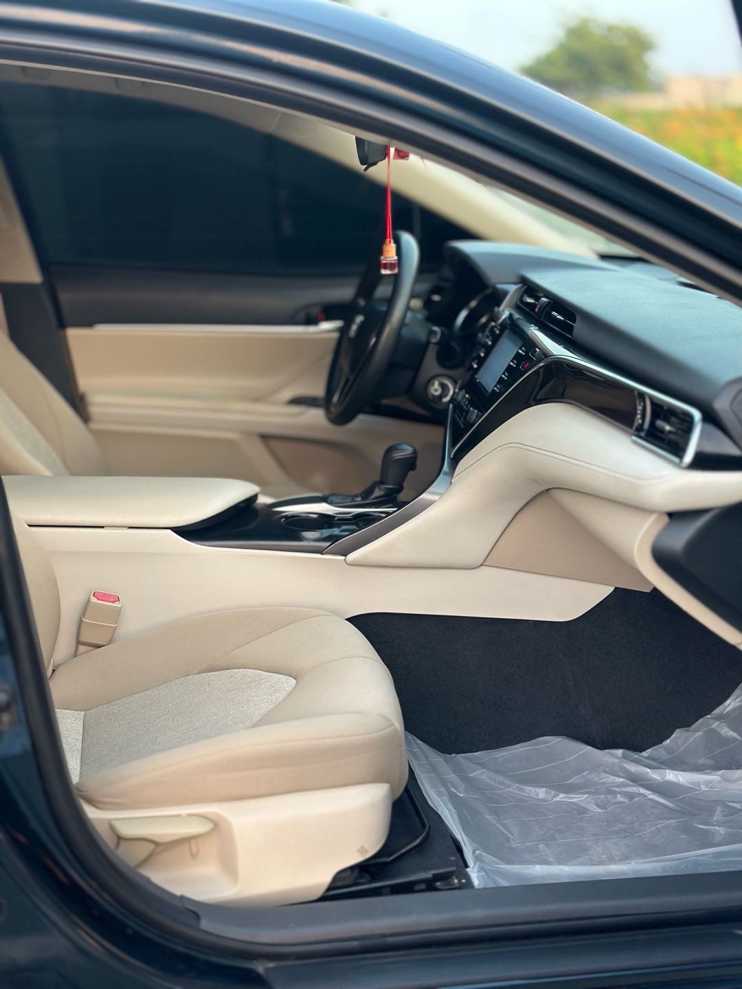 Car Image 2018 TOYOTA CAMRY LE