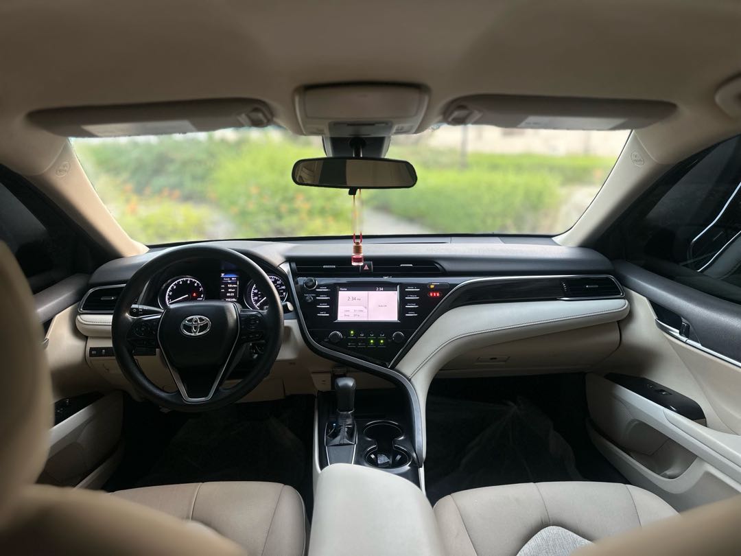 Car Image 2018 TOYOTA CAMRY LE
