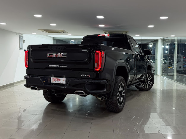 Car Image 2023 GMC SIERRA AT4