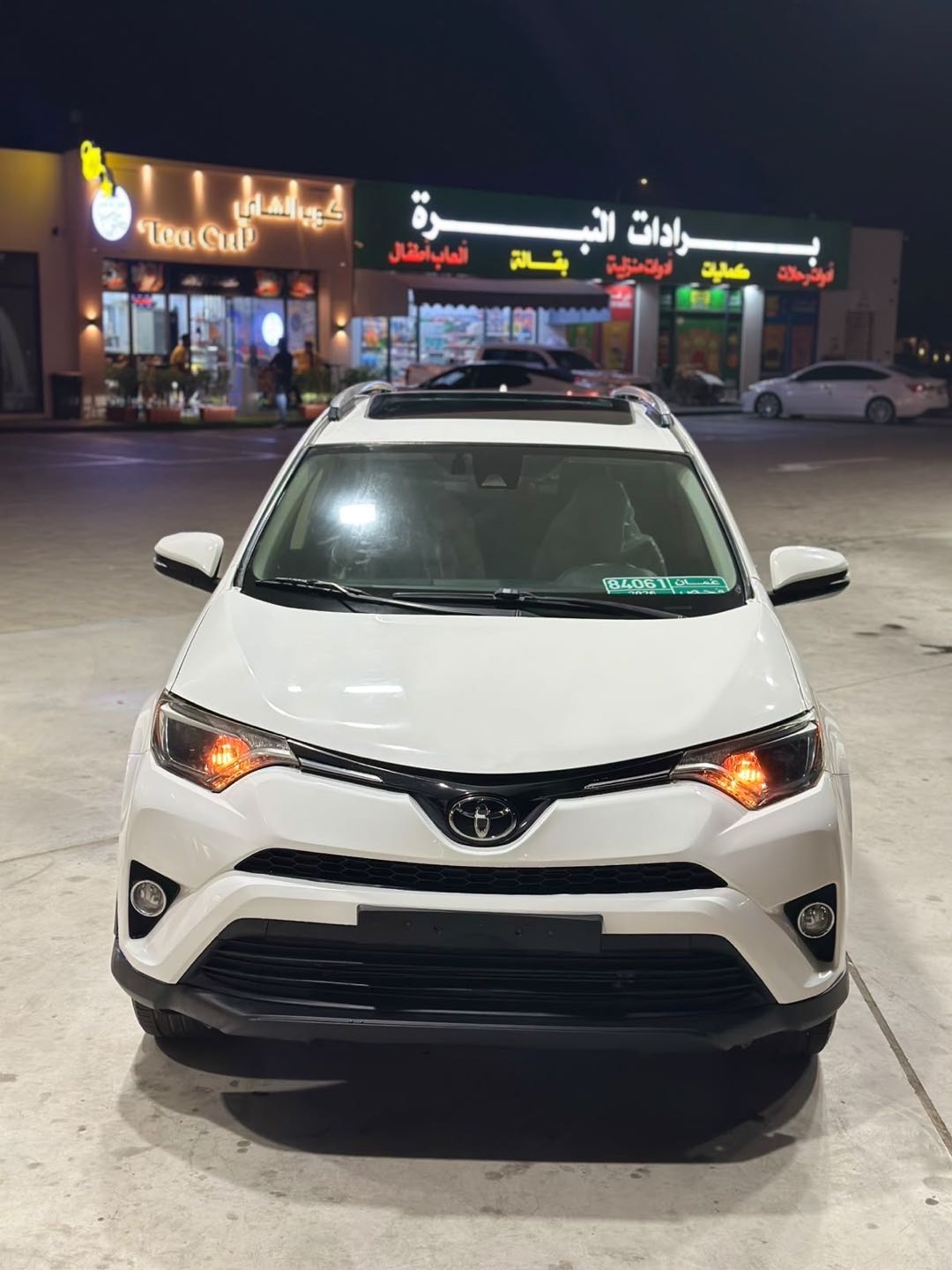 Car Image 2018 TOYOTA RAV4 XLE