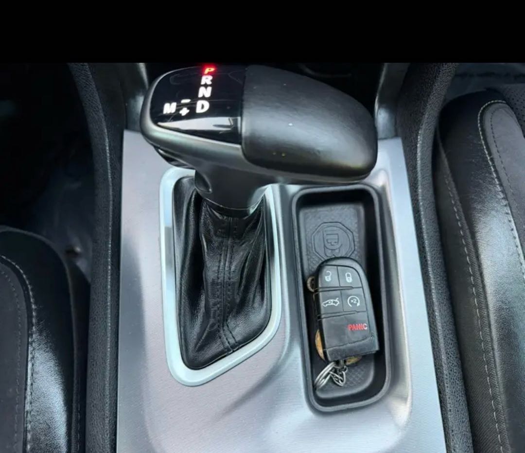 Car Image 2019 DODGE CHARGER GT
