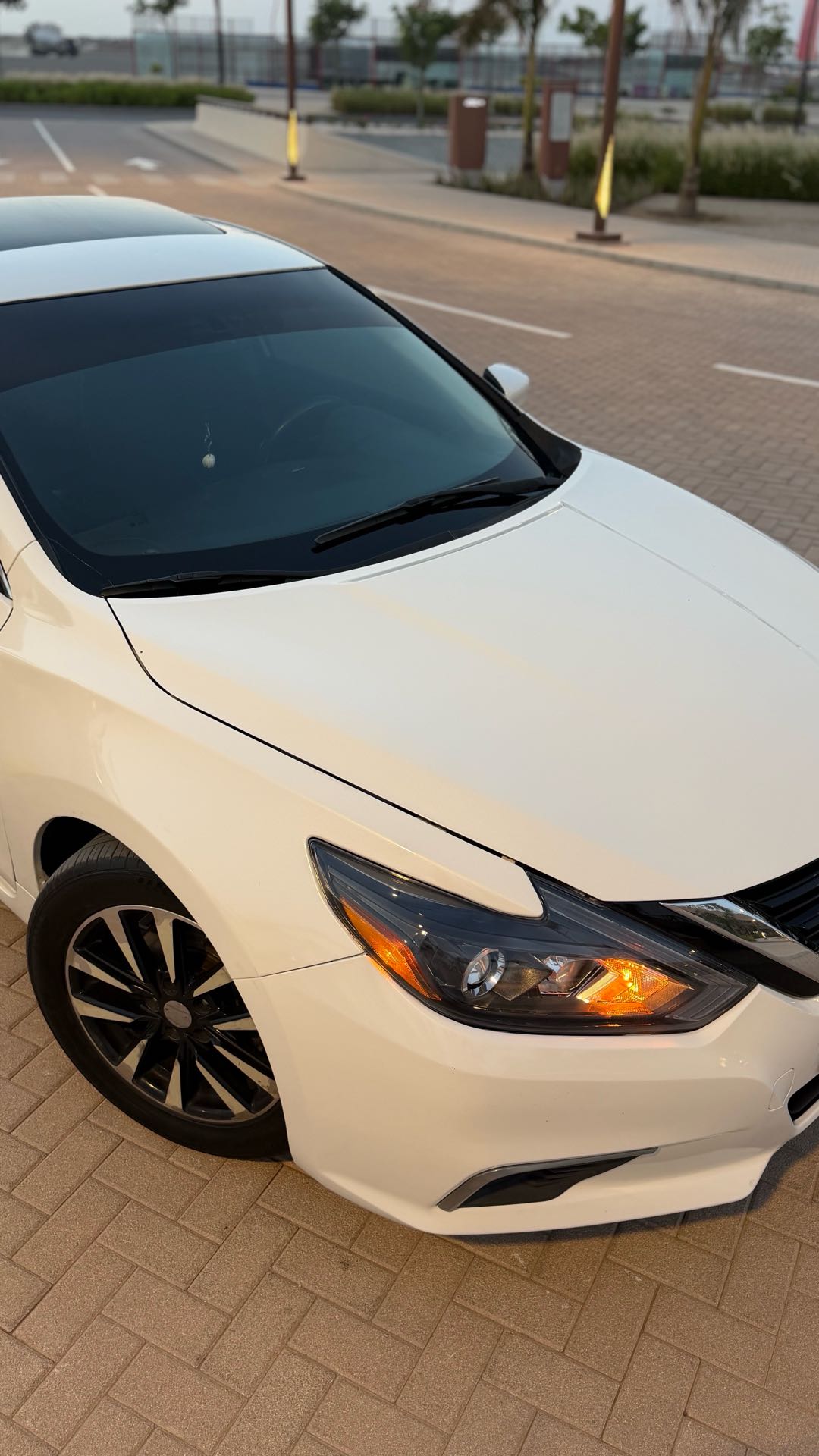 Car Image 2017 NISSAN ALTIMA SL