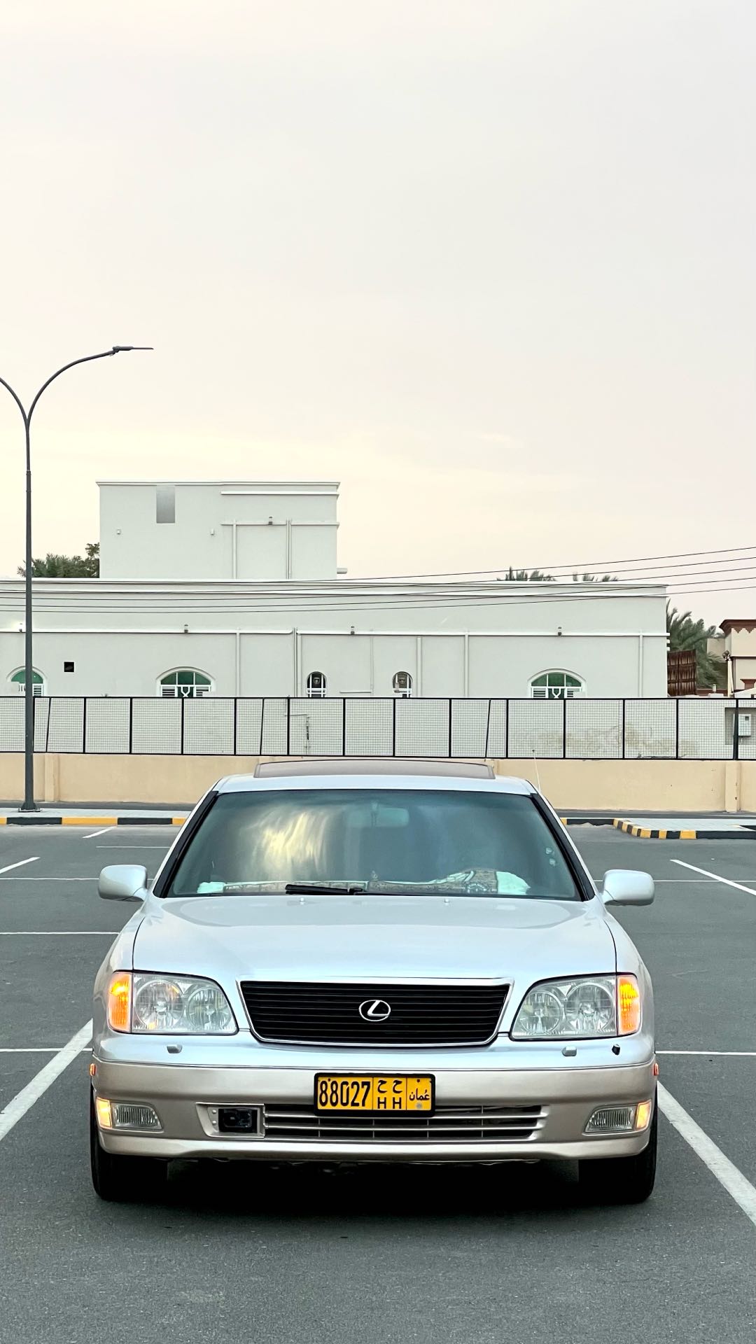 Car Image 1998 LEXUS LS 400