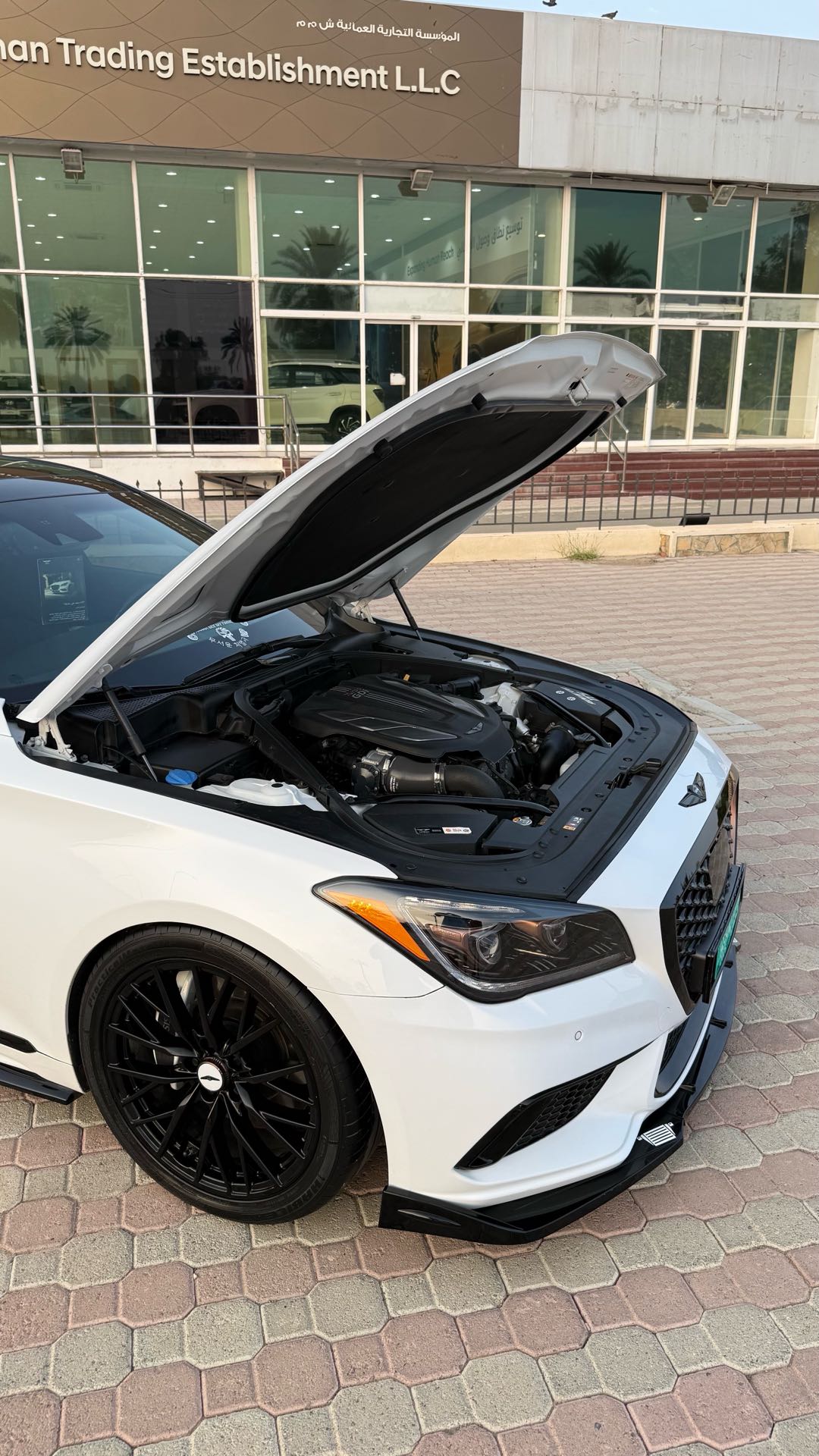 Car Image 2018 HYUNDAI GENESIS 