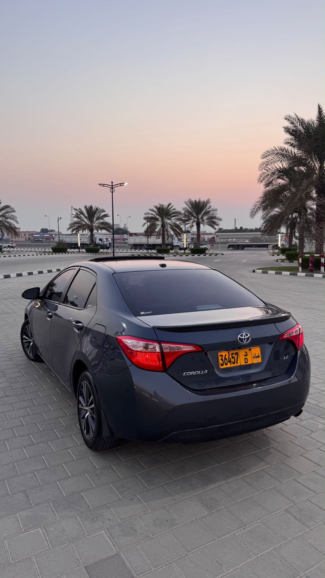 Car Image 2017 TOYOTA COROLLA LE