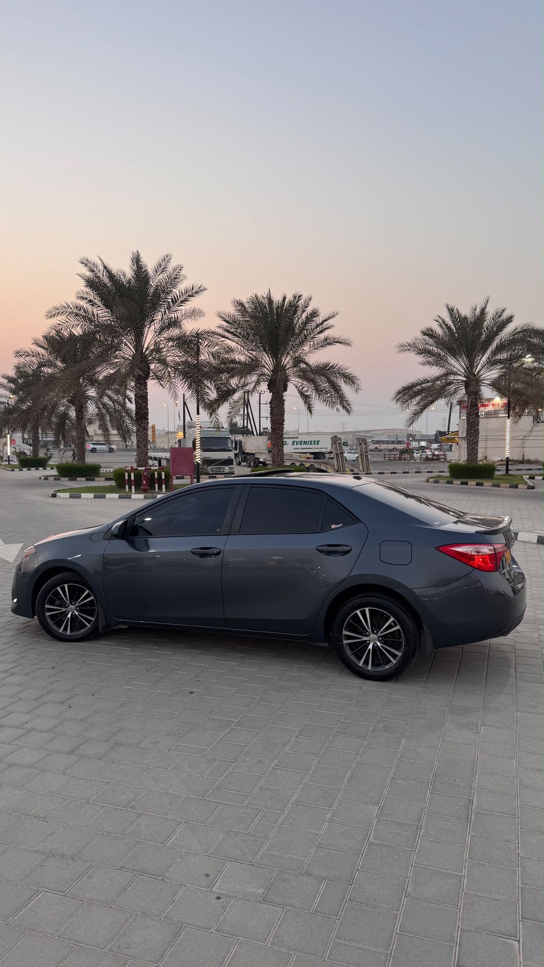 Car Image 2017 TOYOTA COROLLA LE
