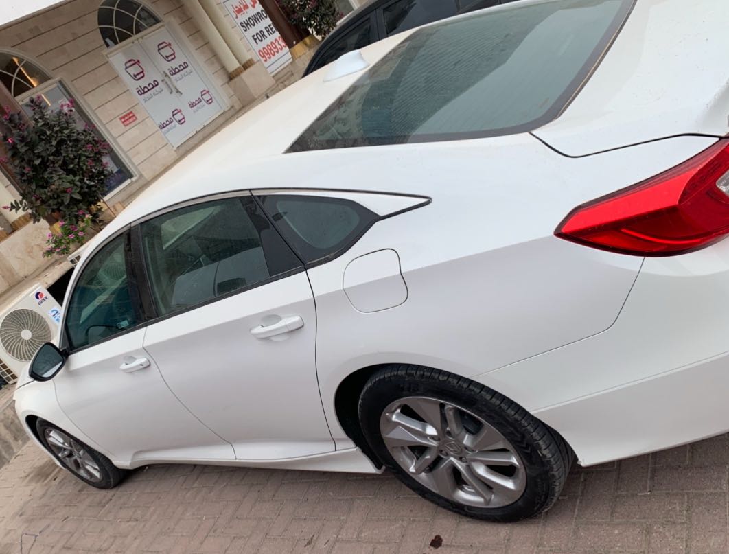 Car Image 2019 HONDA ACCORD EX