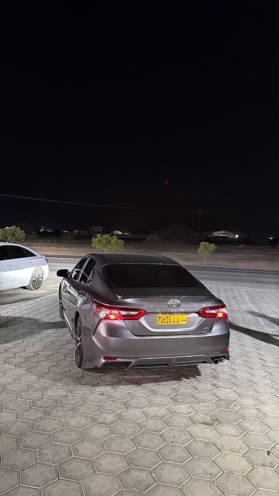 Car Image 2018 TOYOTA CAMRY SE