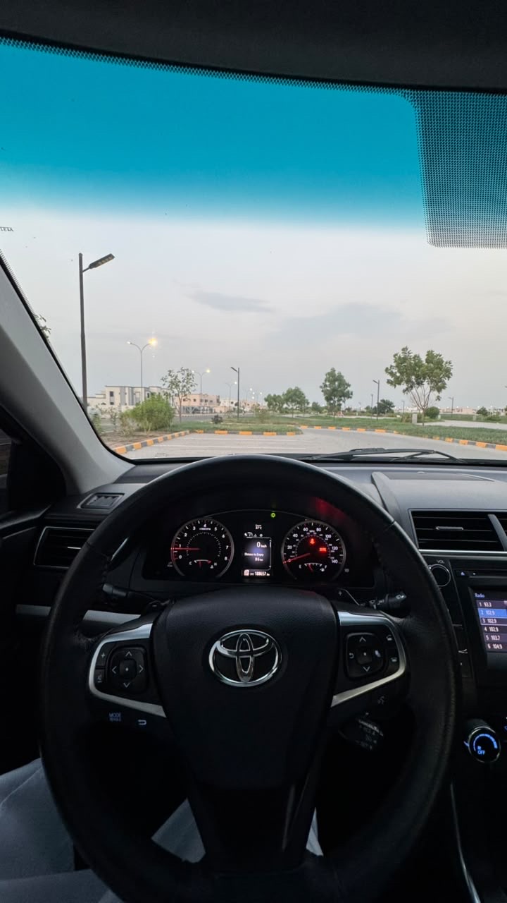 Car Image 2017 TOYOTA CAMRY SE