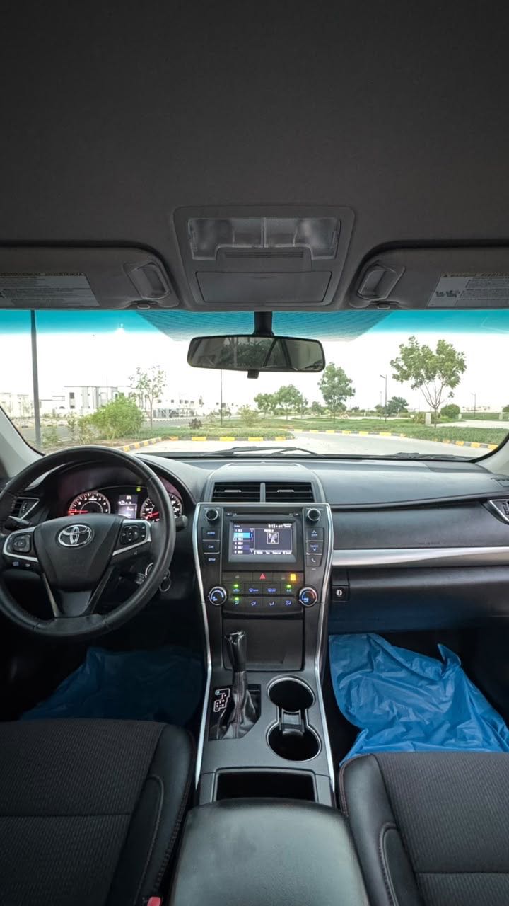 Car Image 2017 TOYOTA CAMRY SE
