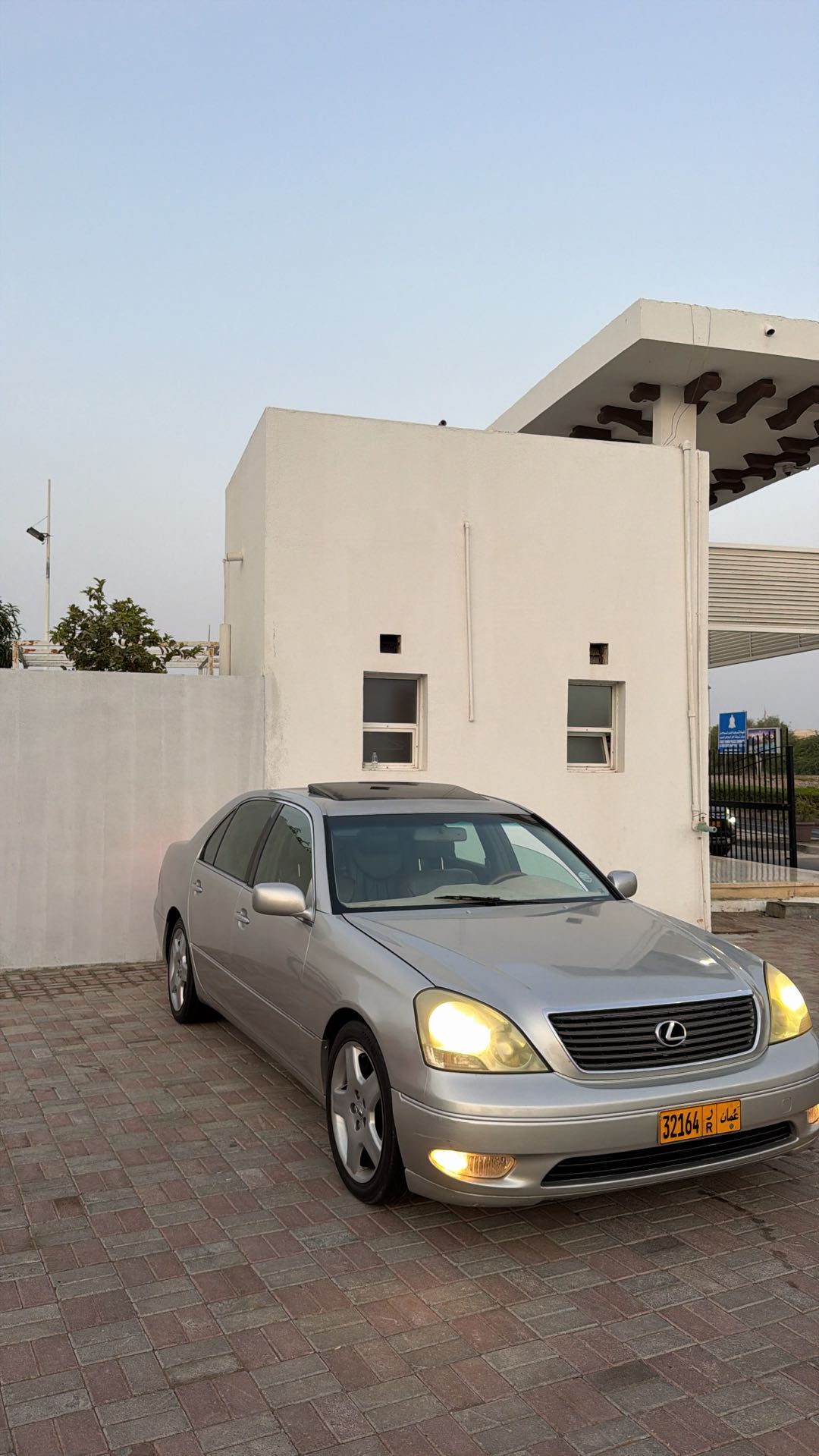 Car Image 2001 LEXUS LS 430