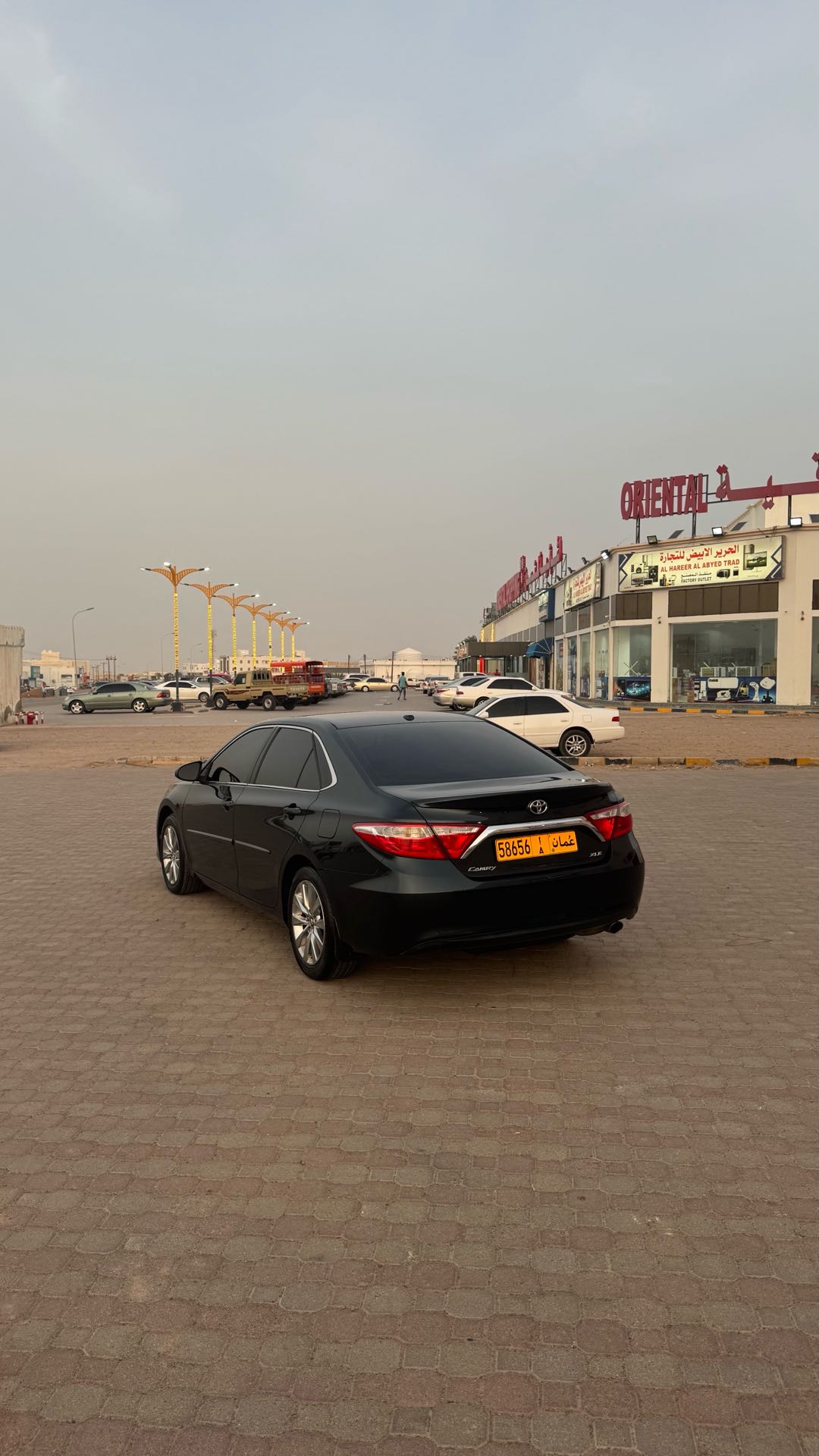 Car Image 2015 TOYOTA CAMRY XLE