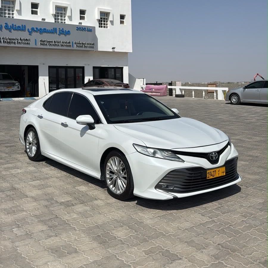 Car Image 2018 TOYOTA CAMRY XLE