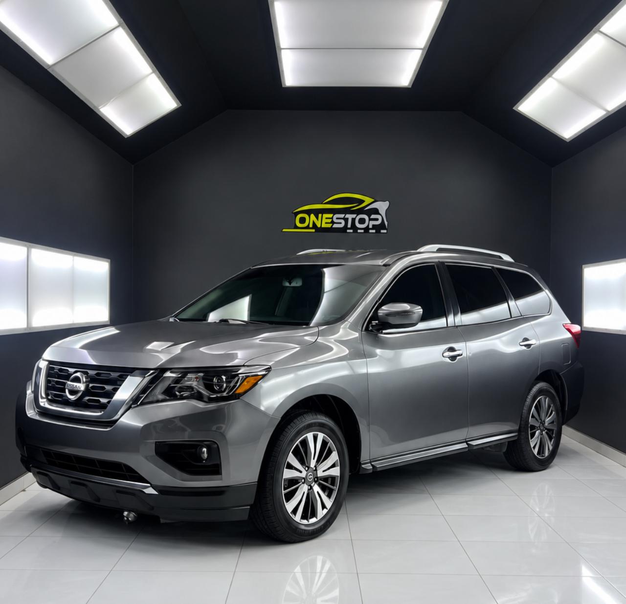Car Image 2017 NISSAN PATHFINDER SL