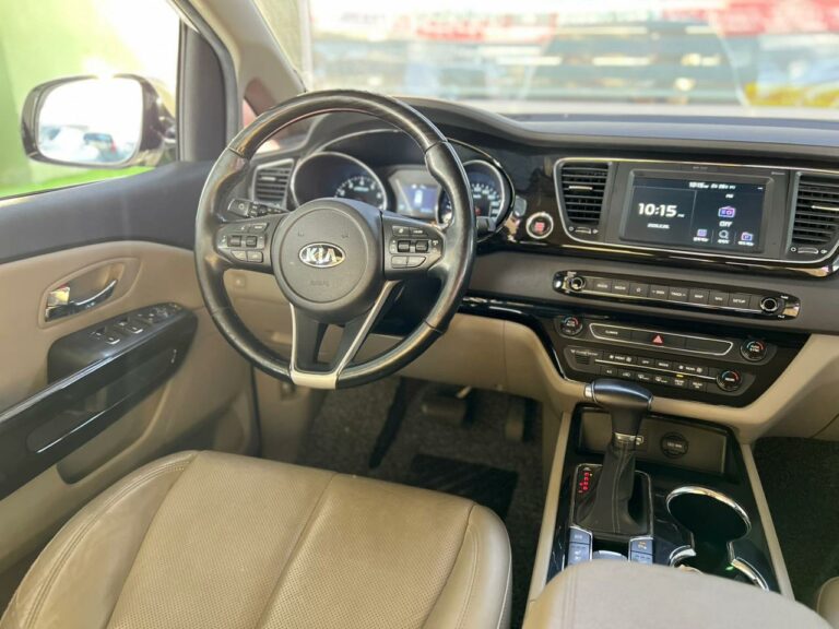 Car Image 2019 KIA CARNIVAL 